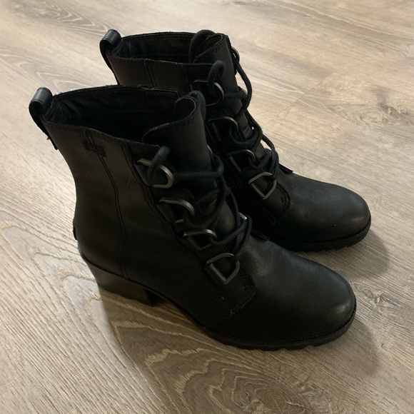 Sorrel Boots - Picture 2 of 4